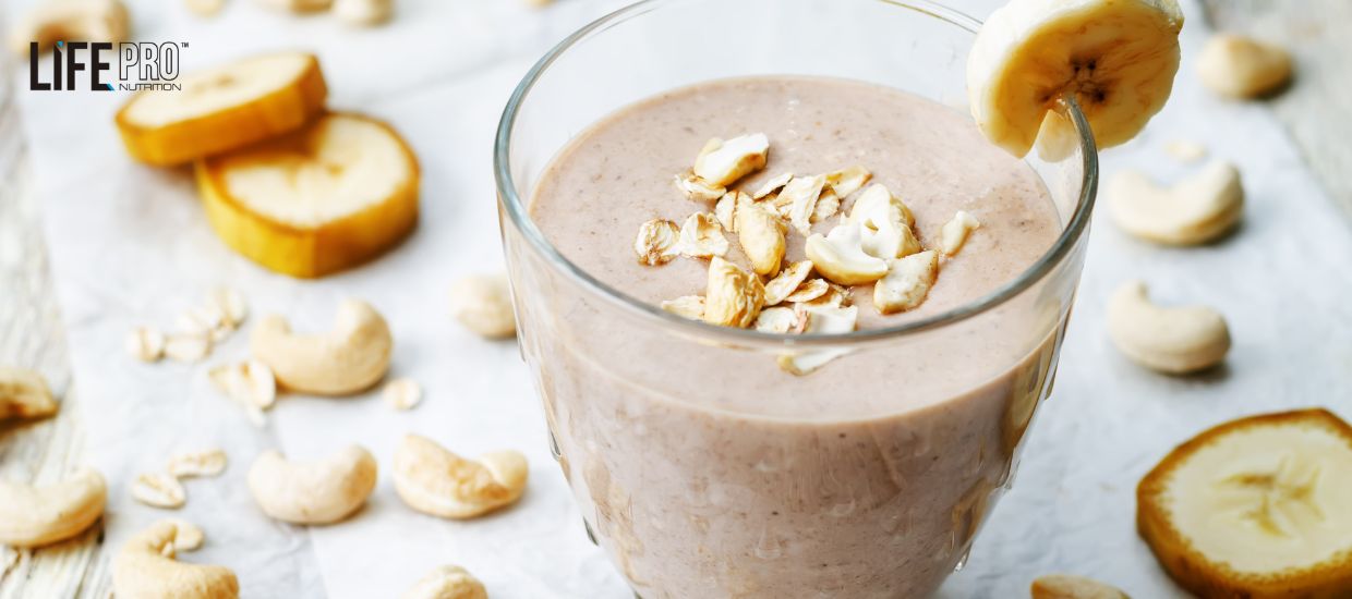 Batido proteico de plátano y crema de anacardos