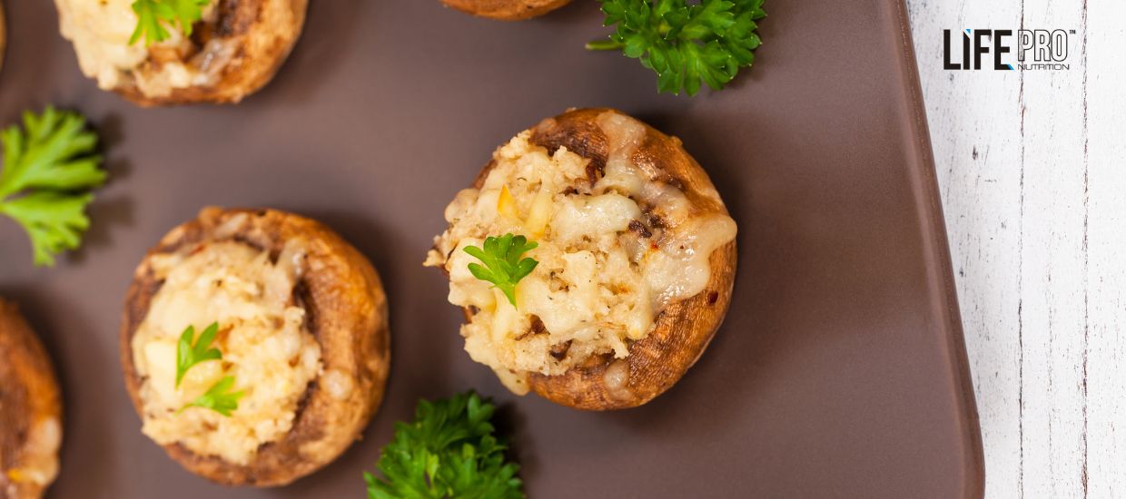 Funghi ripieni di uova
