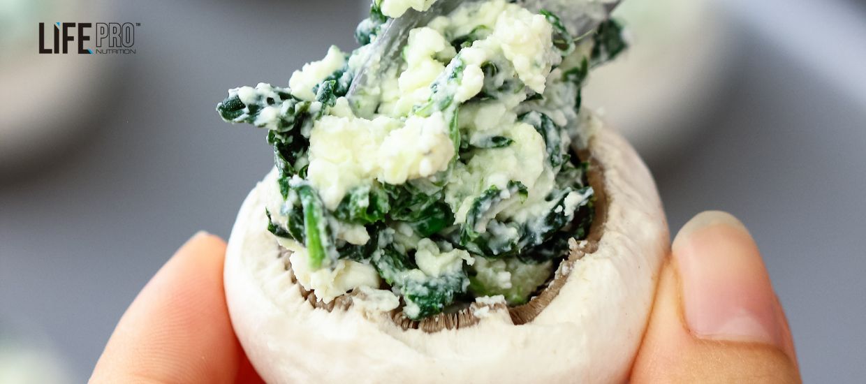 Funghi con formaggio e spinaci
